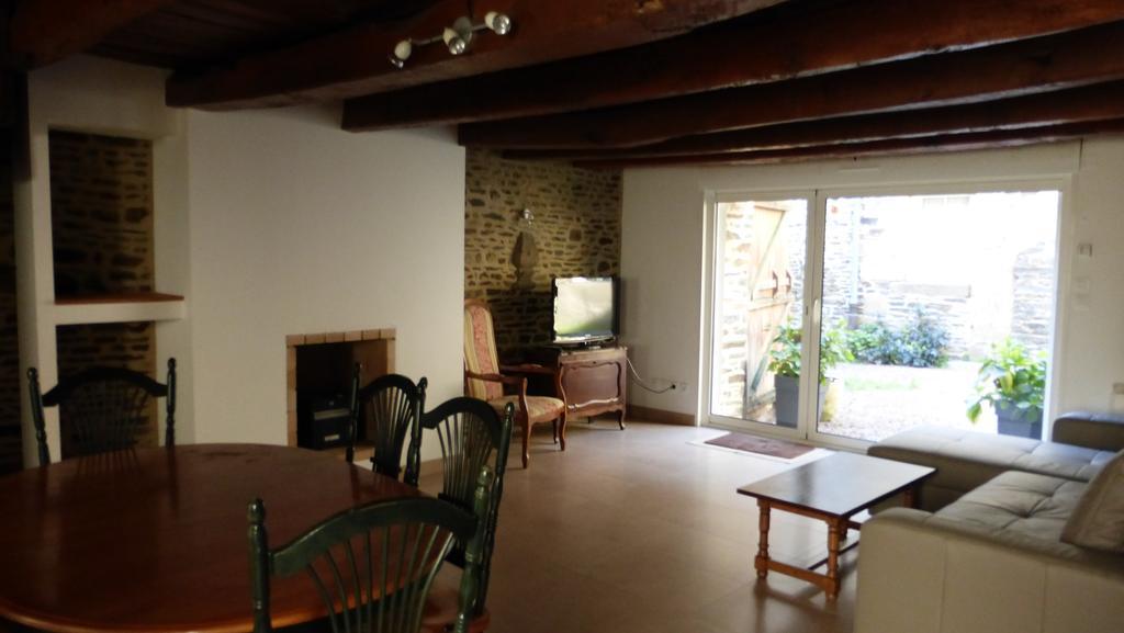 Gite Notre Dame Pontorson Chambre photo